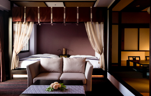Wake up in the canopy bed to the magnificent worldview of the sophisticated dynasty.